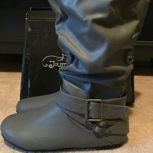 Journee Collection Gray Women's Boots - Size 6 1/2